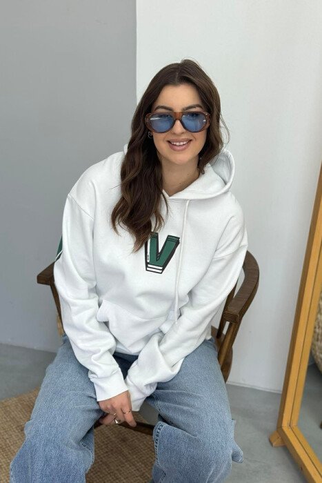 HOODIE ME PUSH ME SHKRIME NE PJESEN E PASME PER FEMRA NE NGJYRE TE BARDHE - 2