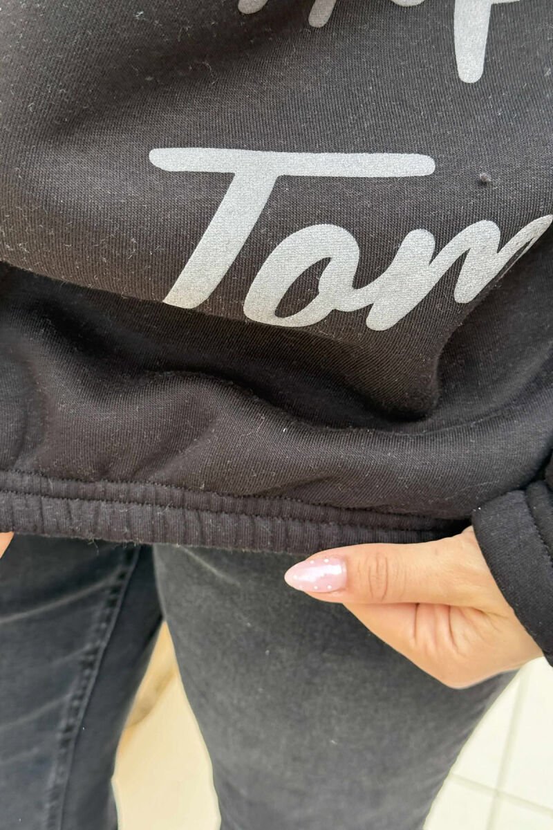 HOODIE ME PUSH NJË NGJYRËSHE ME SHKRIME PËR FEMRA NË NGJYRË TË ZEZË - 4