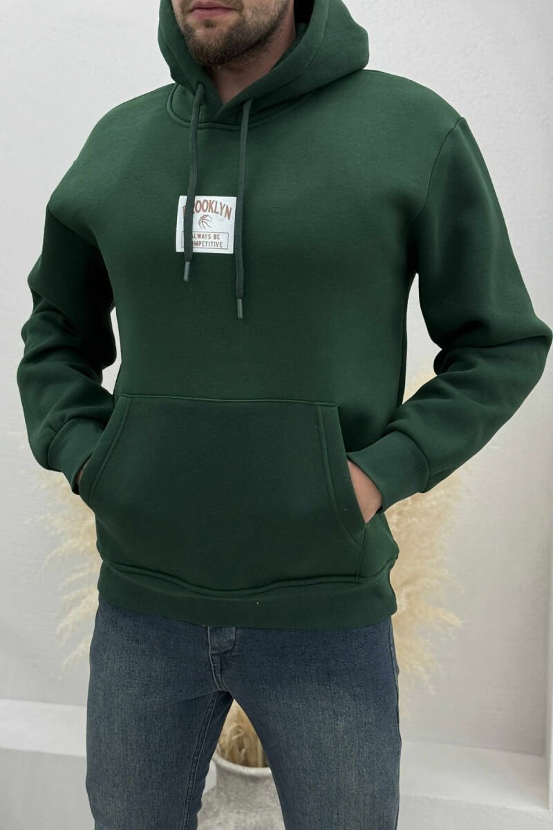 HOODIE ME PUSH NJËNGJYRËSHE DHE ME DIZANJ BASKETBOLL MBRAPA PËR MESHKUJ NË NGJYRËN JESHILE - 1
