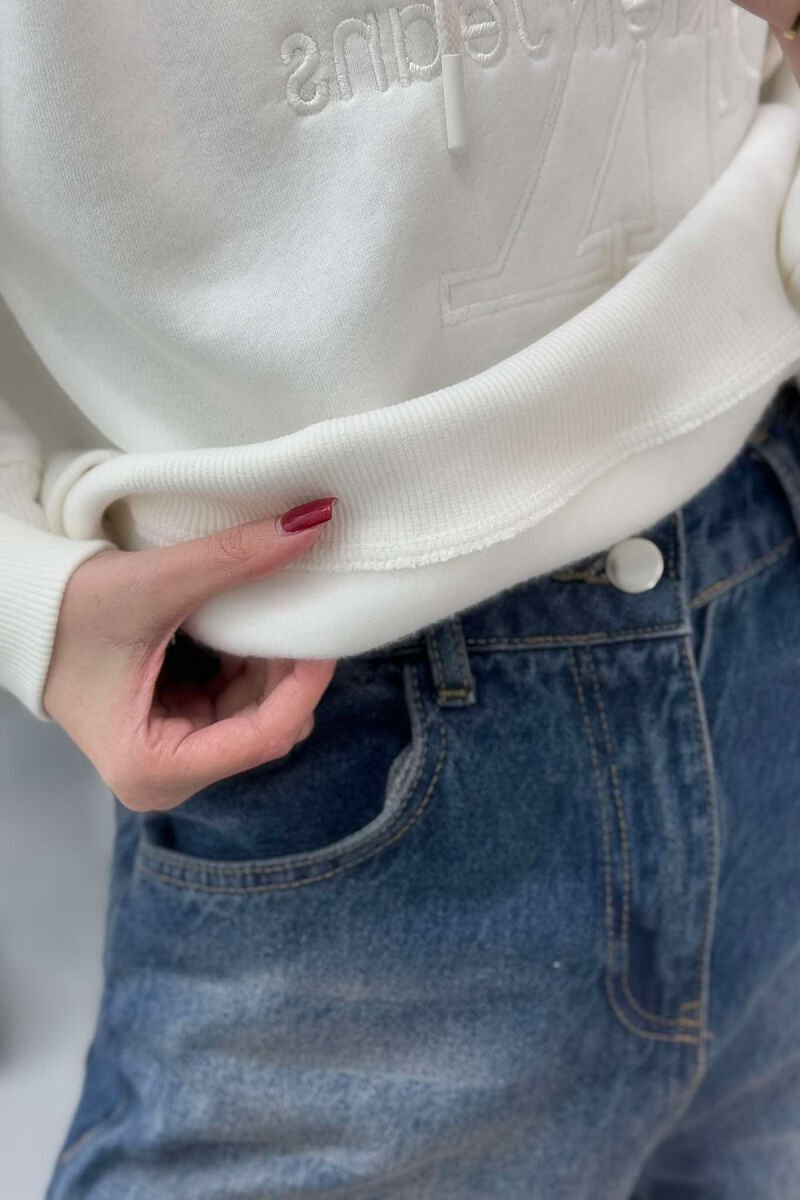 HOODIE ME PUSH PËR FEMRA NË NGJYRËN E BARDHË - 4