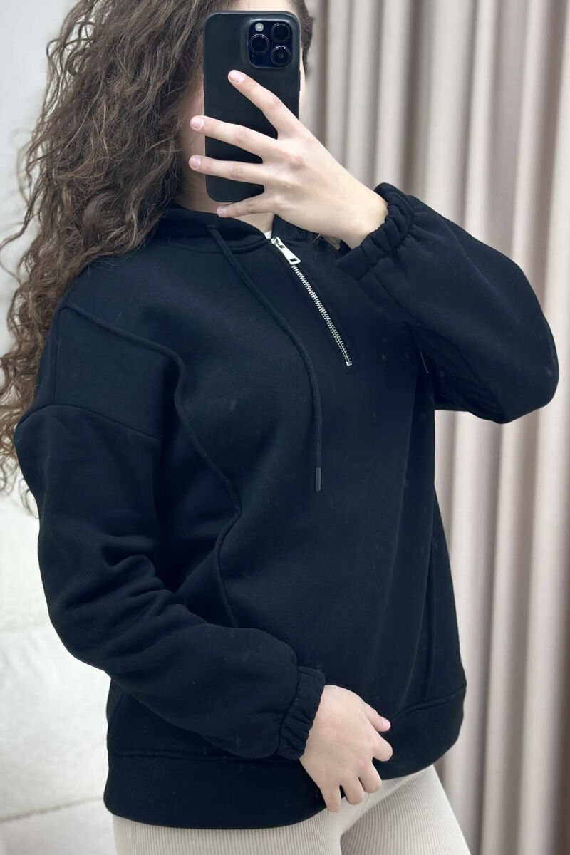 HOODIE ME PUSH PËR FEMRA NË NGJYRËN E ZEZË - 3