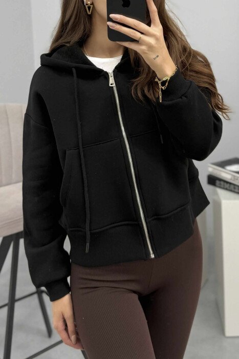 HOODIE ME ZINXHIR DHE ME PUSH NJË NGJYRËSHE PËR FEMRA NË NGJYRËN E ZEZË - 7