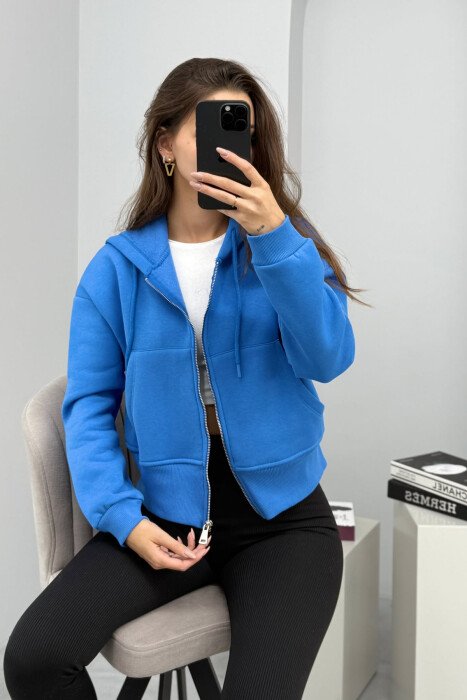 HOODIE ME ZINXHIR DHE ME PUSH NJË NGJYRËSHE PËR FEMRA NË NGJYRËN BLU - 2