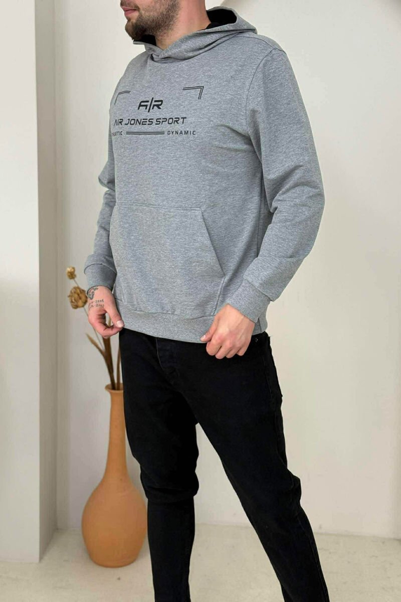 HOODIE NJË NGJYRËSHE ME DETAJIN E SHKRIMIT PARA PËR MESHKUJ NE NGJYRËN GRI - 4