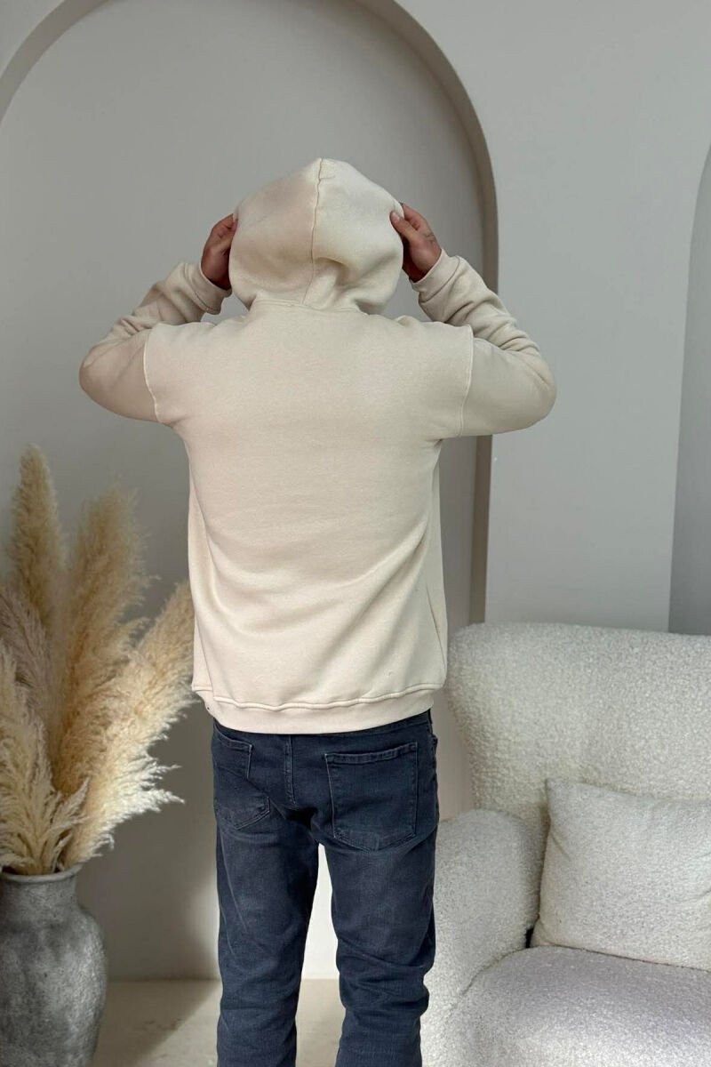 HOODIE NJE NGJYRESHE ME PUSH DHE DETAJE TE VOGLA PER MESHKUJ NE NGJYRE BEZHE - 5