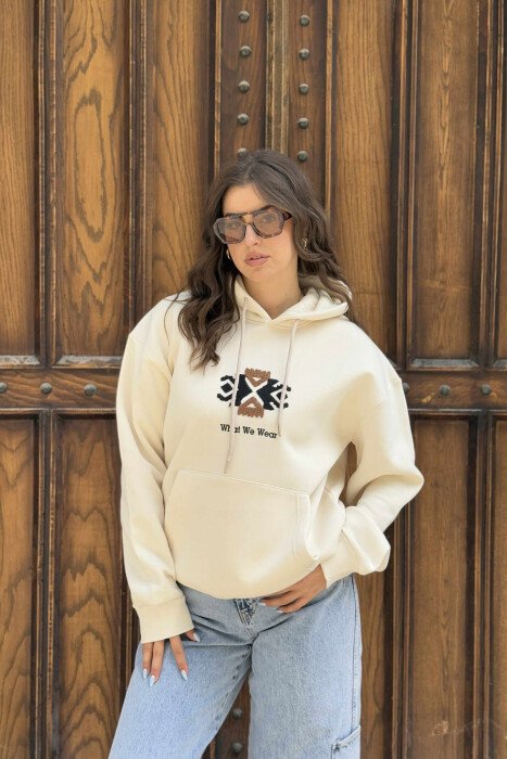 HOODIE NJË NGJYRËSHE ME PUSH DHE LOGO NË PJESËN PARA PËR FEMRA NË NGJYRËN KREM - 2