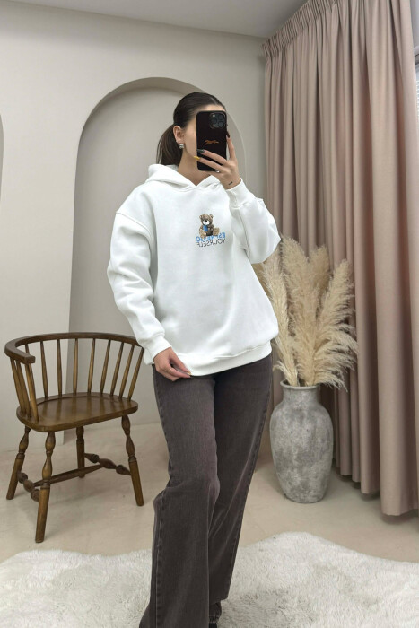 HOODIE NJE NGJYRESHE ME PUSH DHE ME IMAZHIN E ARUSHIT PER FEMRA NE NGJYRE TE BARDHE - KLAUDIO FASHION