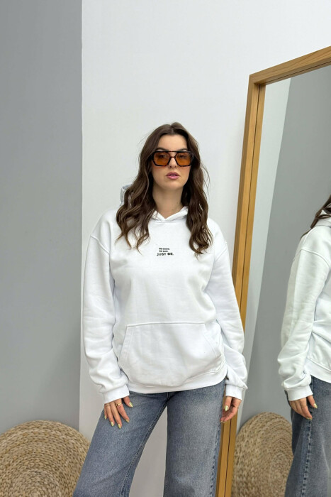 HOODIE NJE NGJYRSHE ME PUSH DHE ME SHKRIM NE PJESEN PARA PER FEMRA NE NGJYRE TE BARDHE - KLAUDIO FASHION