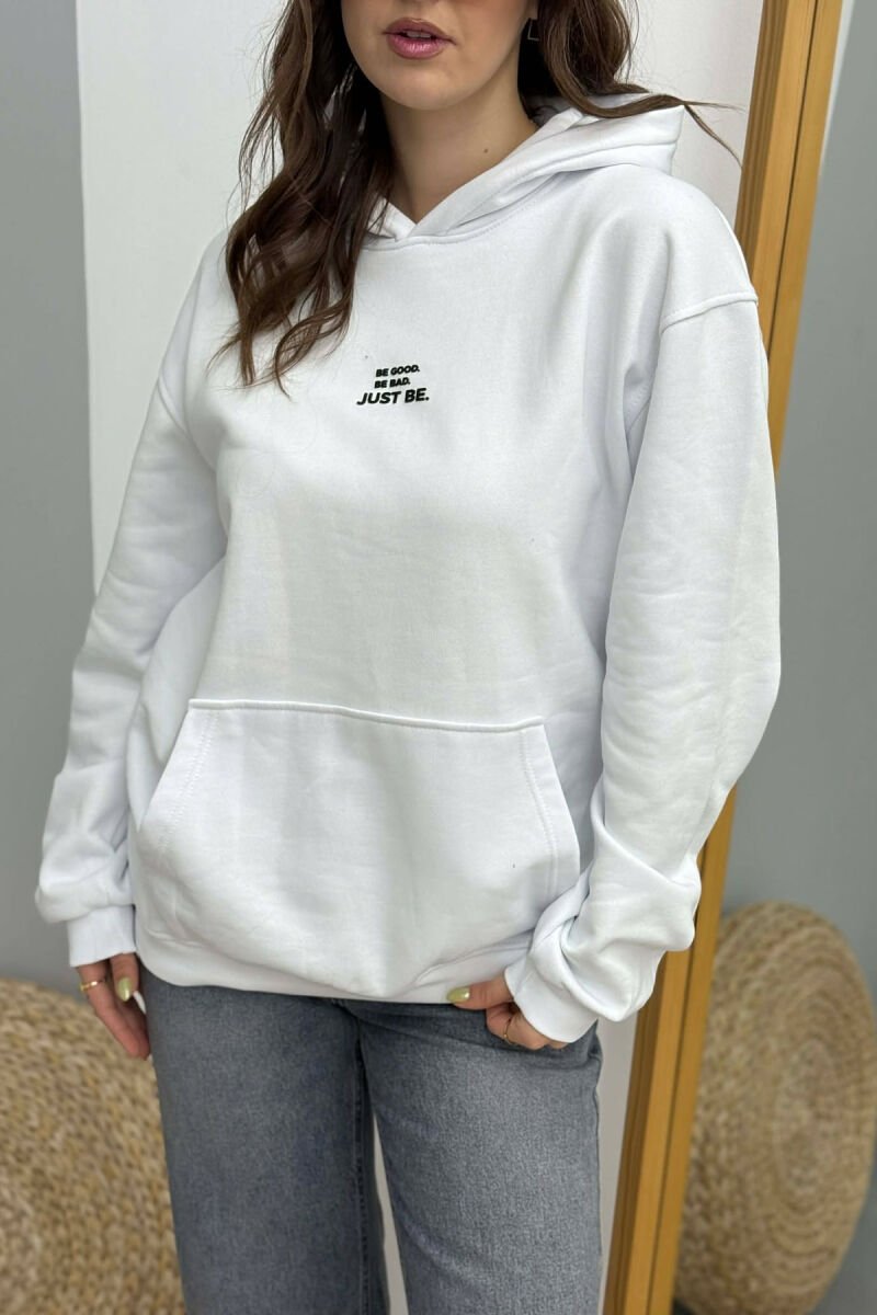 HOODIE NJE NGJYRSHE ME PUSH DHE ME SHKRIM NE PJESEN PARA PER FEMRA NE NGJYRE TE BARDHE - 2