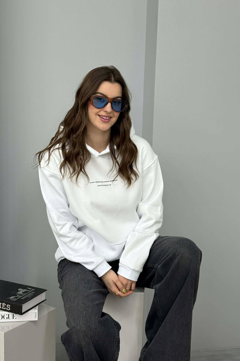 HOODIE NJE NGJYRESHE ME PUSH DHE ME SHKRIM TE THJESHTE NE PJESEN PARA PER FEMRA NE NGJYRE TE BARDHE - 4