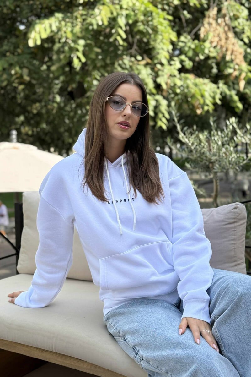 HOODIE NJË NGJYRËSHE ME PUSH DHE ME SHKRIM TE THJESHTË PARA PËR FEMRA NË NGJYRË TË BARDHË - 1