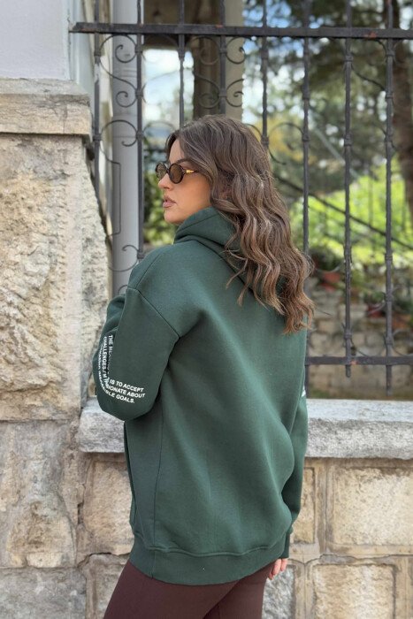 HOODIE NJË NGJYRËSHE ME PUSH DHE ME SHKRIME NË PJESËN PARA PËR FEMRA NË NGJYRËN JESHILE - 3