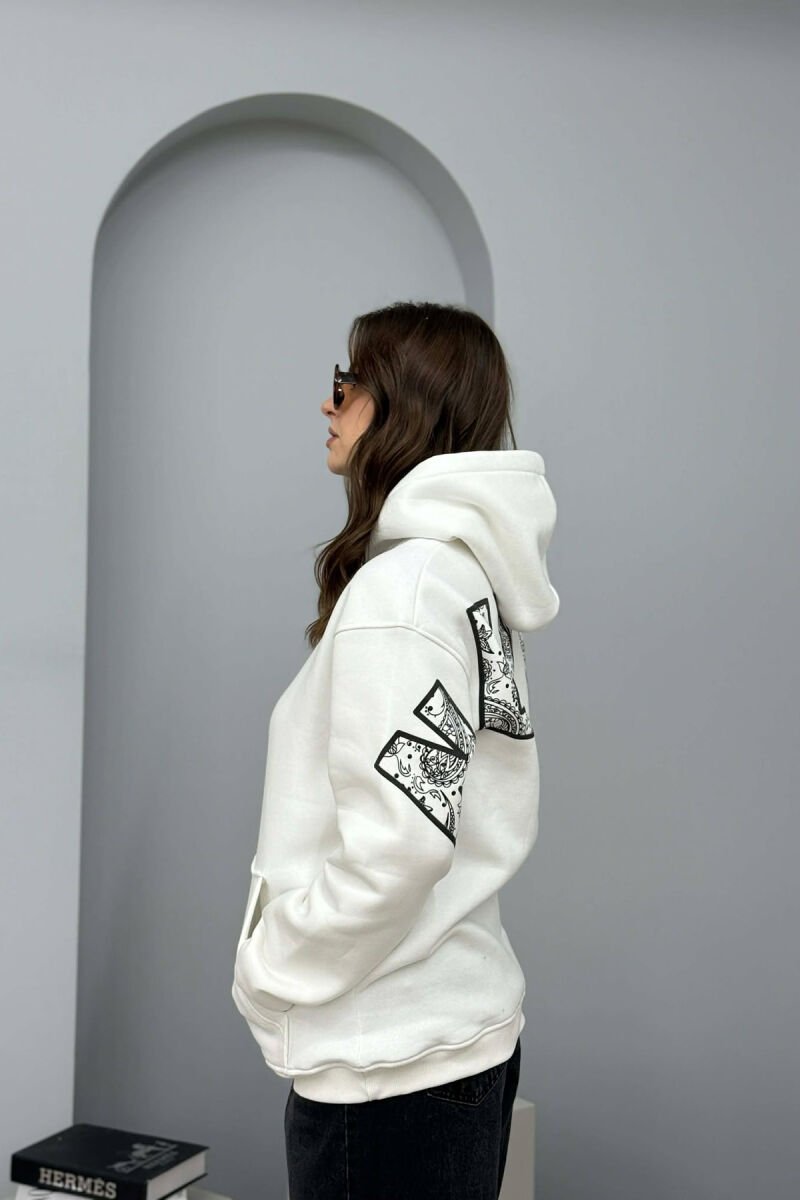 HOODIE NJE NGJYRESHE ME PUSH DHE ME SHKRIM NE PJESEN E PASME PER FEMRA NE NGJYRE TE BARDHE - 2