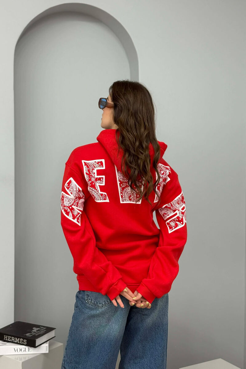 HOODIE NJE NGJYRESHE ME PUSH DHE ME SHKRIM NE PJESEN E PASME PER FEMRA NE NGJYRE TE KUQE - 2