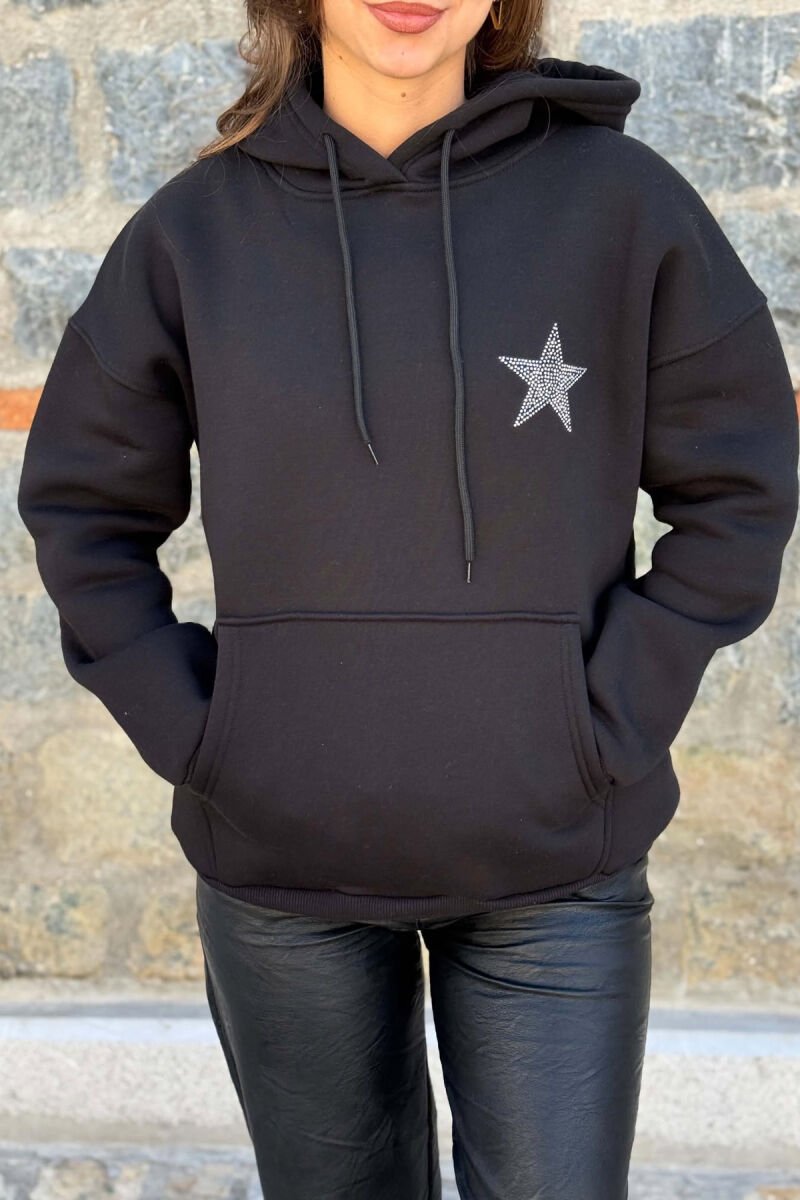 HOODIE NJE NGJYRESHE ME PUSH ME DETAJIN E GUREVE PER FEMRA NE NGJYRE TE ZEZE - 2
