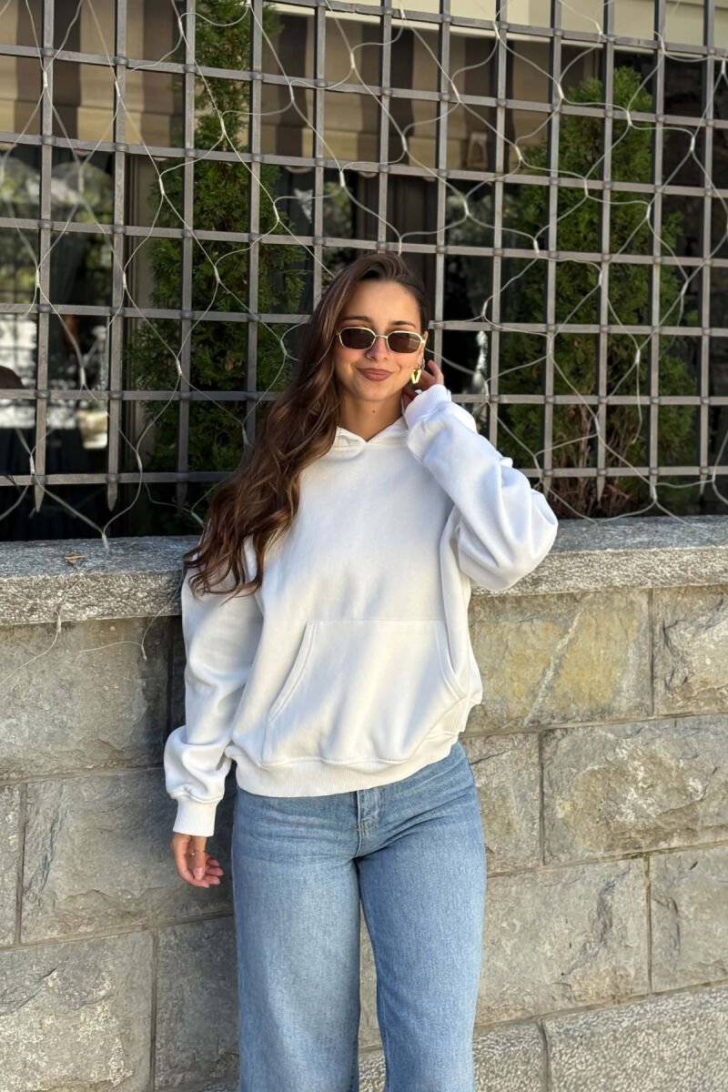 HOODIE NJE NGJYRESHE ME PUSH ME IMAZHE TE LULEVE PER FEMRA NE NGJYRE TE BARDHE - 5