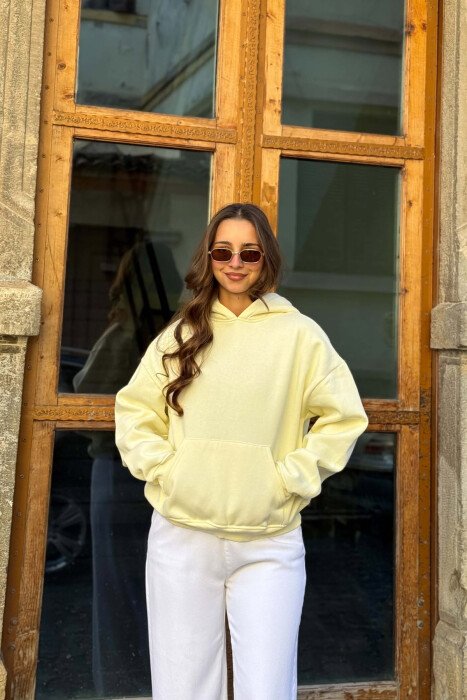 HOODIE NJE NGJYRESHE ME PUSH PER FEMRA NE NGJYRE TE VERDHE 