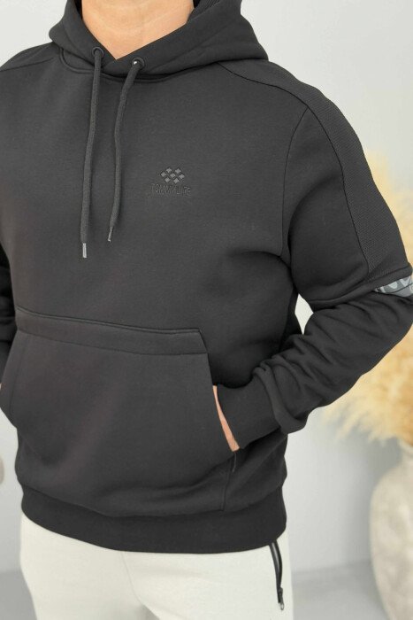HOODIE NJË NGJYRËSHE ME PUSH PËR MESHKUJ NË NGJYRËN E ZEZË - 3