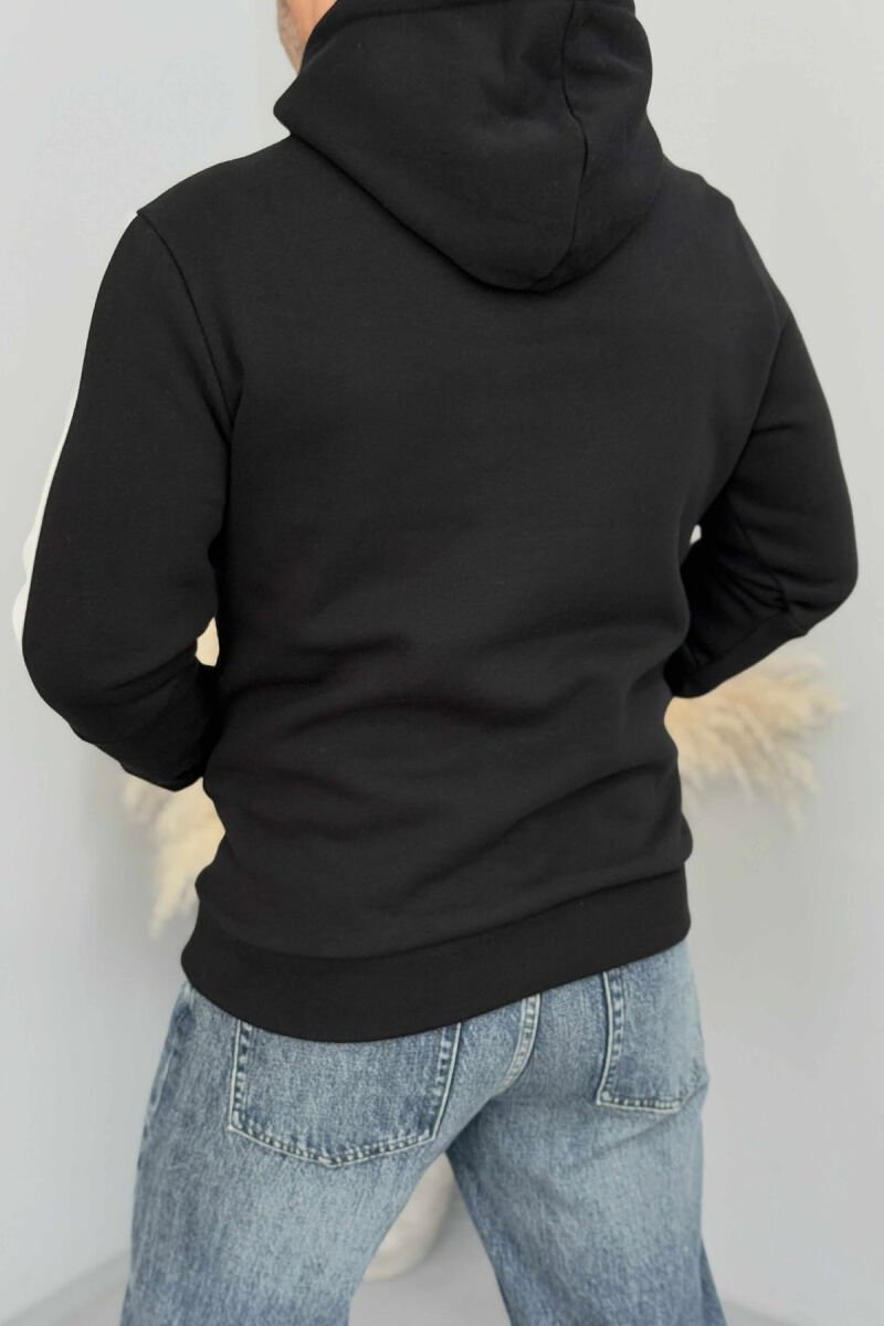 HOODIE NJË NGJYRËSHE ME PUSH PËR MESHKUJ NË NGJYRËN E ZEZË - 3