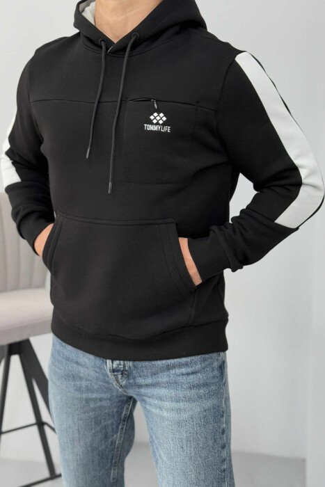 HOODIE NJË NGJYRËSHE ME PUSH PËR MESHKUJ NË NGJYRËN E ZEZË - 1