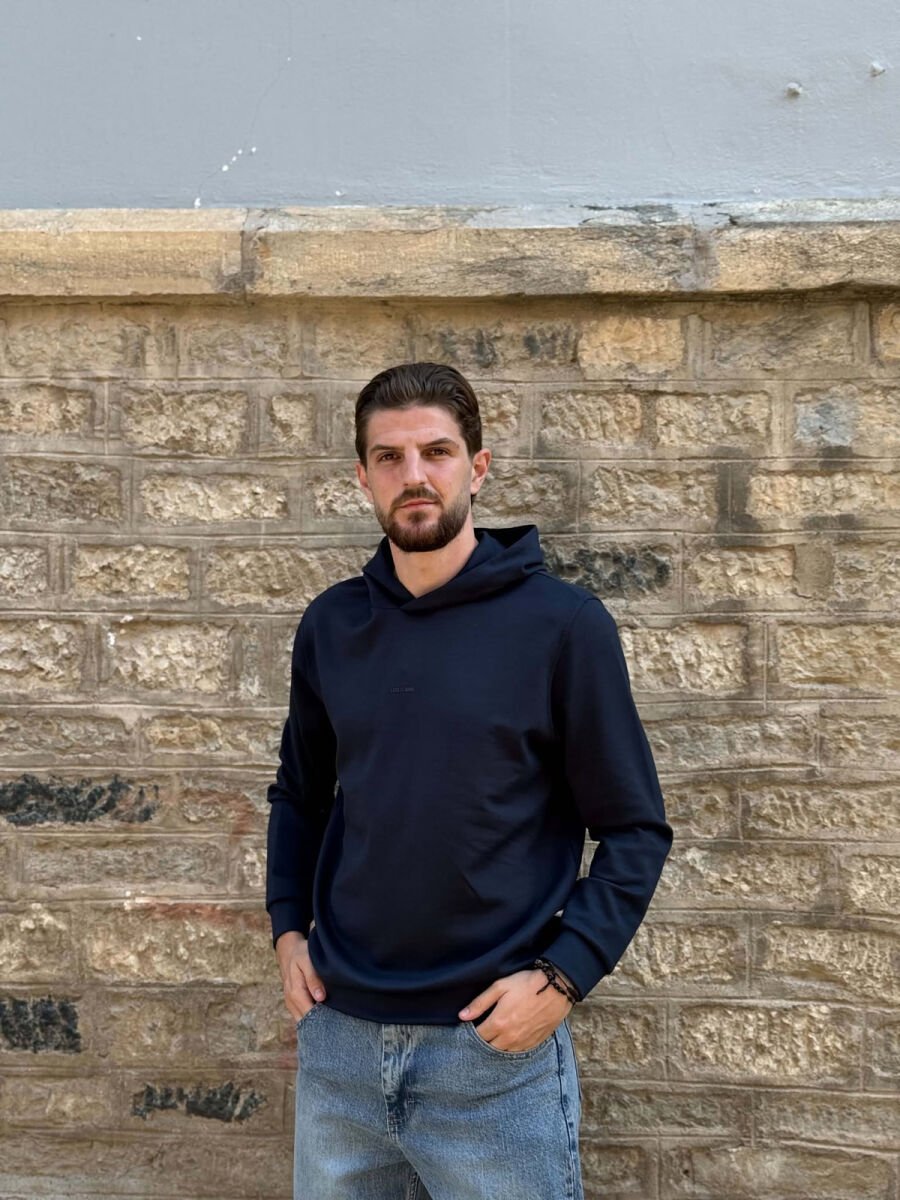 HOODIE NJE NGJYRESHE ME SHKRONJA TE VOGLA PER MESHKUJ NE NGJYRE BLU - 3