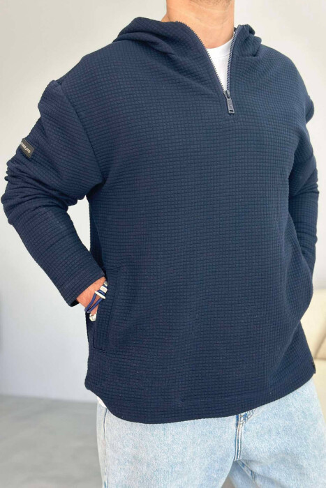 HOODIE NJË NGJYRËSHE ME ZINXHIR PËR MESHKUJ NË NGJYRËN BLU TË ERRËT - 2