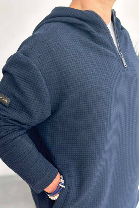 HOODIE NJË NGJYRËSHE ME ZINXHIR PËR MESHKUJ NË NGJYRËN BLU TË ERRËT - 3