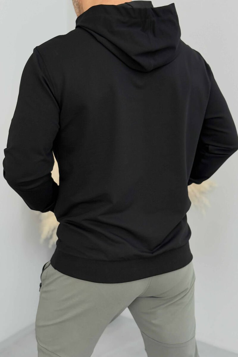 HOODIE NJËNGJYRËSHE E THJESHTË PËR MESHKUJ NË NGJYRËN E ZEZË - 3