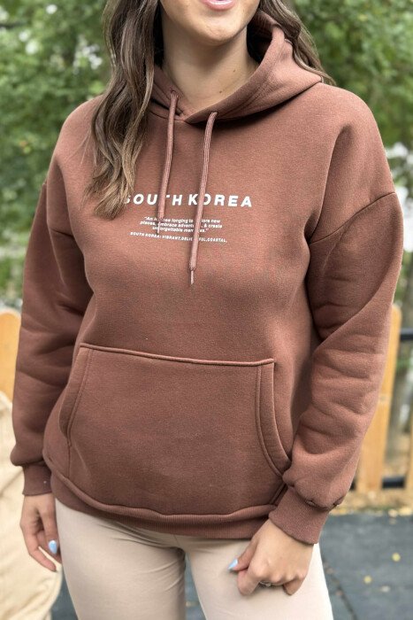 HOODIE NJËNGJYRËSHE ME PUSH DHE ME SHKRIME TË THJESHTA PËR FEMRA NË NGJYRËN KAFE - 1