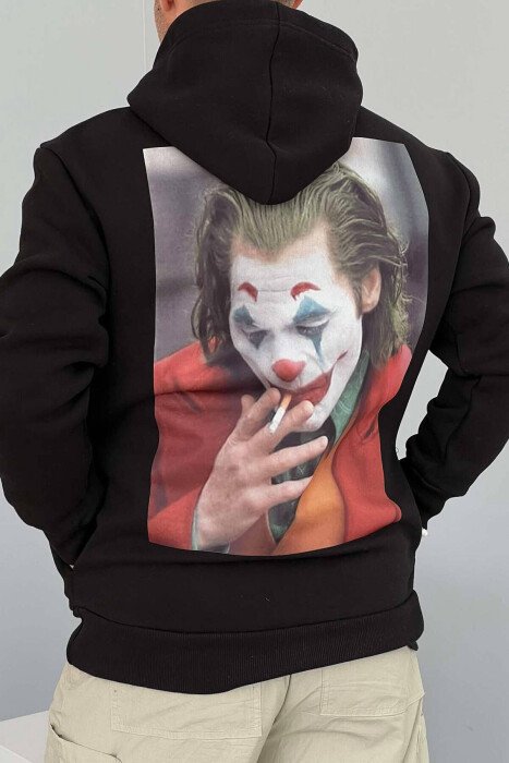 HOODIE ME IMAZHIN E JOKER MBRAPA PËR MESHKUJ NË NGJYRËN E ZEZË - 2
