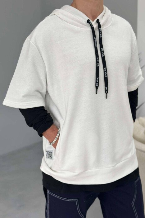 HOODIE PËR MESHKUJ ME NGJYRË TË NDRYSHME TE KRAHËT NË NGJYRËN E BARDHË DHE TË ZEZË - KLAUDIO FASHION