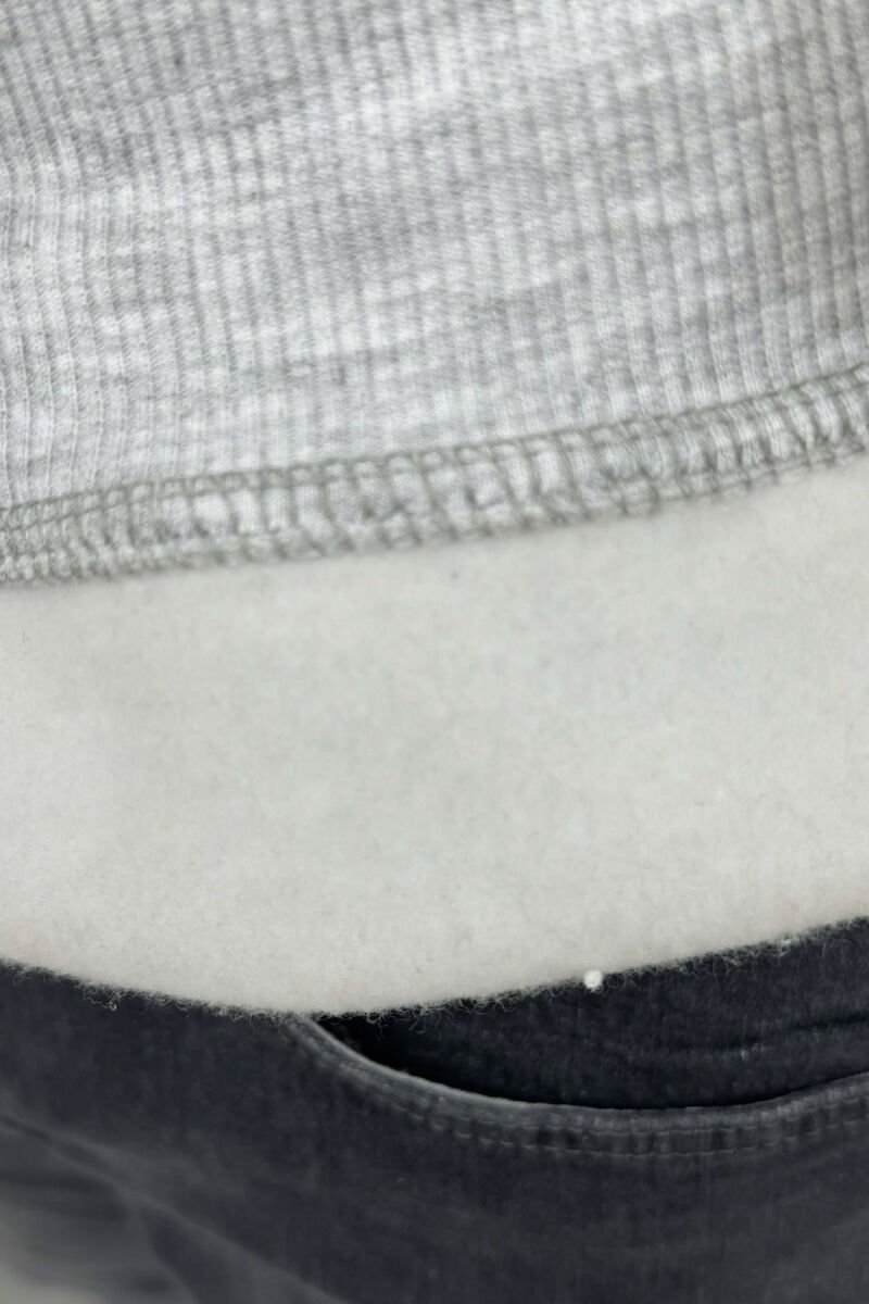 HOODIE ME PUSH DHE ME SHKRIME PER MESHKUJ NE NGJYRE GRI TE ZBARDHUR - 4
