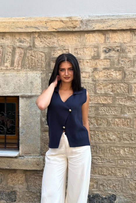 JELEK ME BUTONA GOLD PER FEMRA NE NGJYRE BLU - 