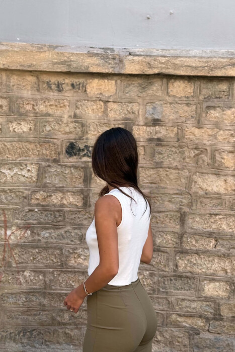 JELEK ME BUTONA SILVER PER FEMRA NE NGJYRE KREM - 3