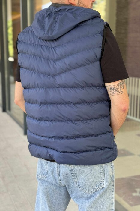 JELEK ME KAPUC DHE XHEPA ME ZINXHIR PËR MESHKUJ NË NGJYRËN BLU - 4