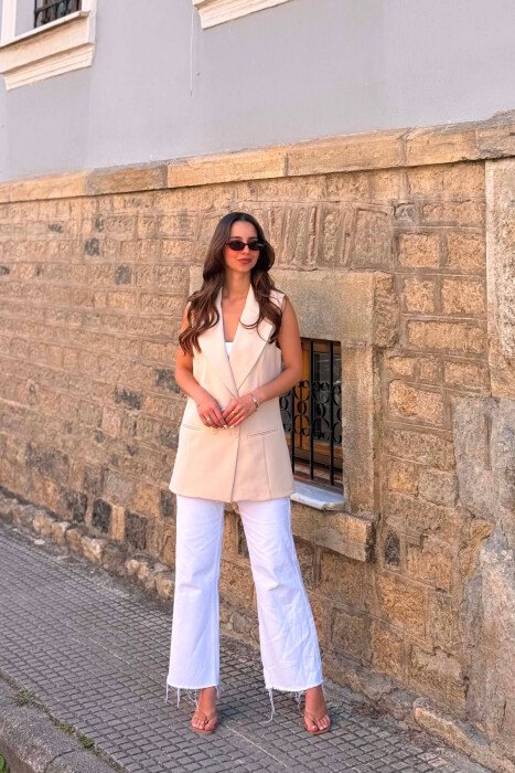 JELEK NJE NGJYRESH ME KOPSA PER FEMRA NE NGJYRE KREM - KLAUDIO FASHION