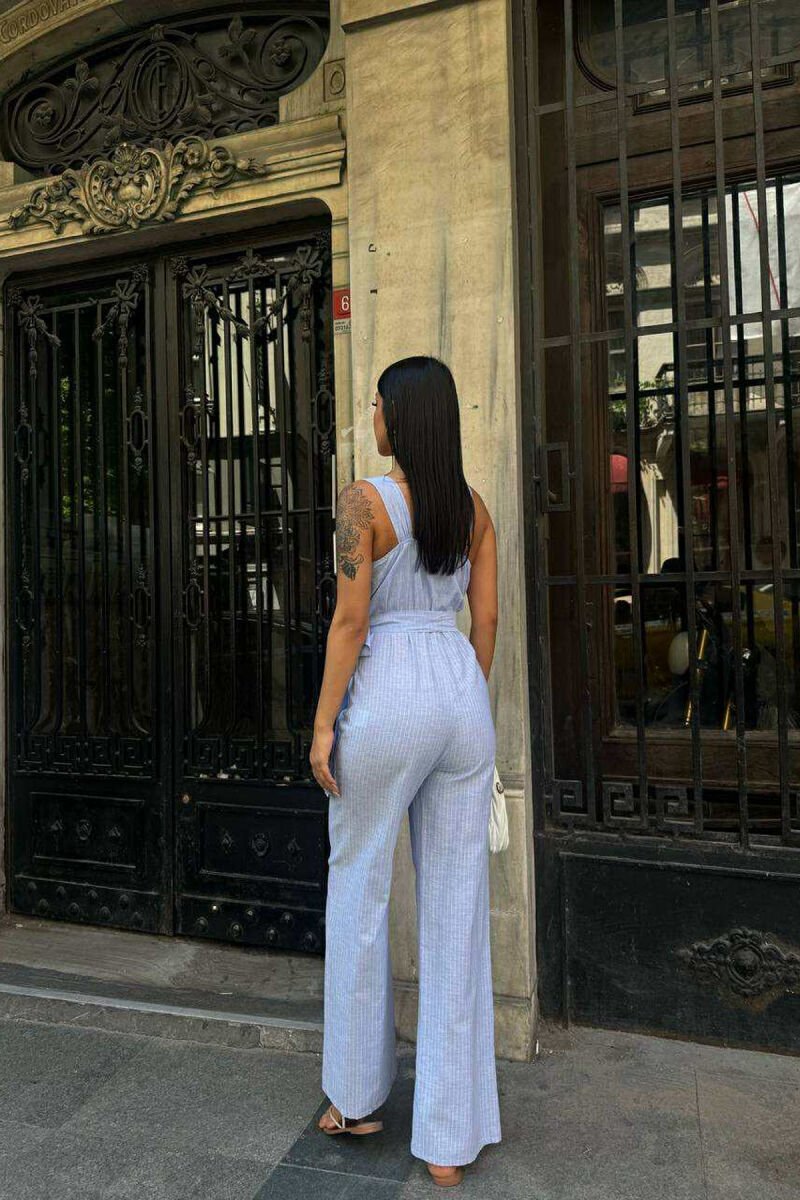 JUMPSUIT I THJESHTË ME DIZAJNIN E VIJAVE PËR FEMRA NË NGJYRËN BLU E ZBARDHUR - 2
