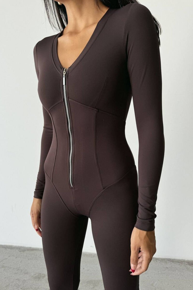 JUMPSUIT NJË NGJYRËSH ME ZINXHIR PËR FEMRA NË NGJYRE KAFE - 7