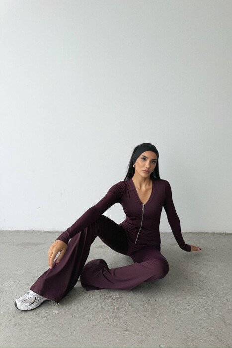JUMPSUIT NJË NGJYRËSH ME ZINXHIR PËR FEMRA NË NGJYRËN VISHNJË - 4