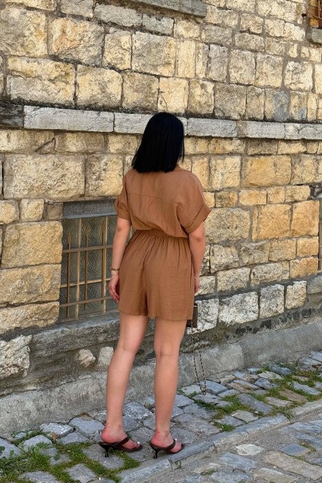 JUMPSUIT NJE NGJYRESH I SHKURTER PER FEMRA NE NGJYRE KAFE - 6