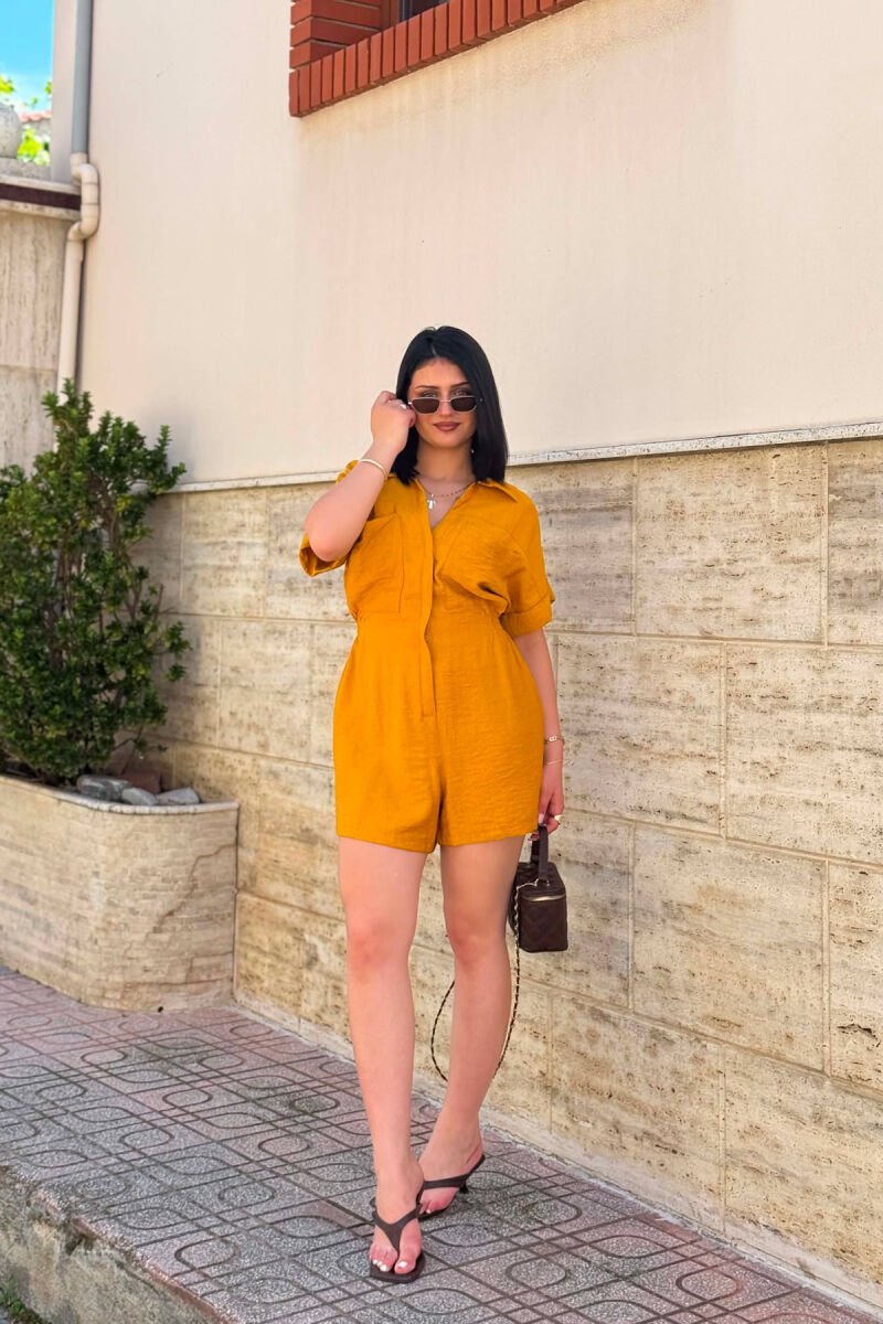 JUMPSUIT NJE NGJYRESH I SHKURTER PER FEMRA NE NGJYRE MUSTARDE - 3