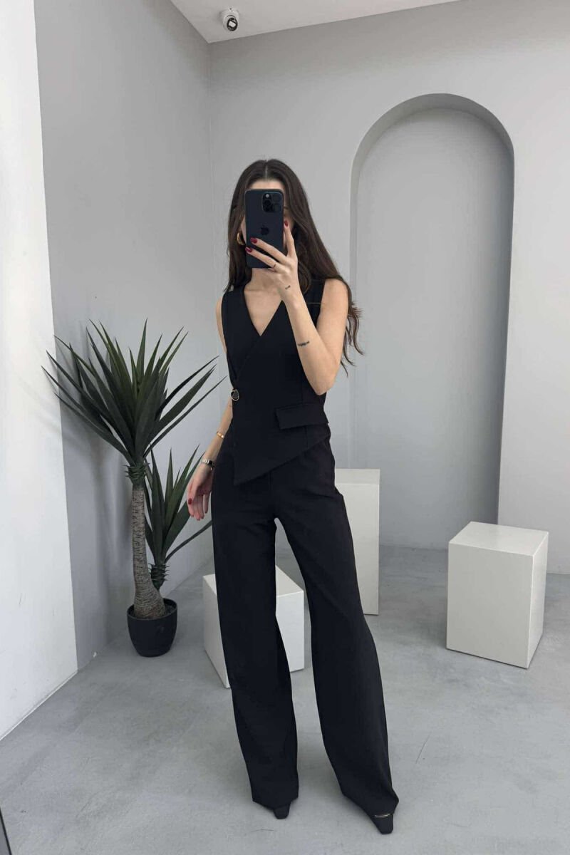 JUMPSUIT NJË NGJYRËSH I THJESHTË PËR FEMRA NË NGJYRËN E ZEZË - 2