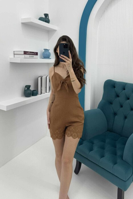 JUMPSUIT PËR FEMRA NË NGJYRËN KAFE - 1