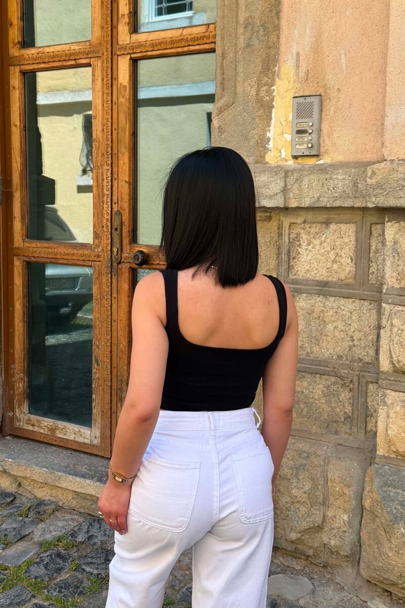 KANATJERE E THJESHTE NJE NJGYRESHE PER FEMRA NE NGJYRE TE ZEZE - 3