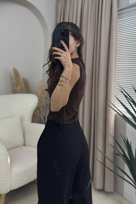 KANATJERE E THJESHTË NJË NGJYRËSHE PËR FEMRA NË NGJYRË KAFE - 2