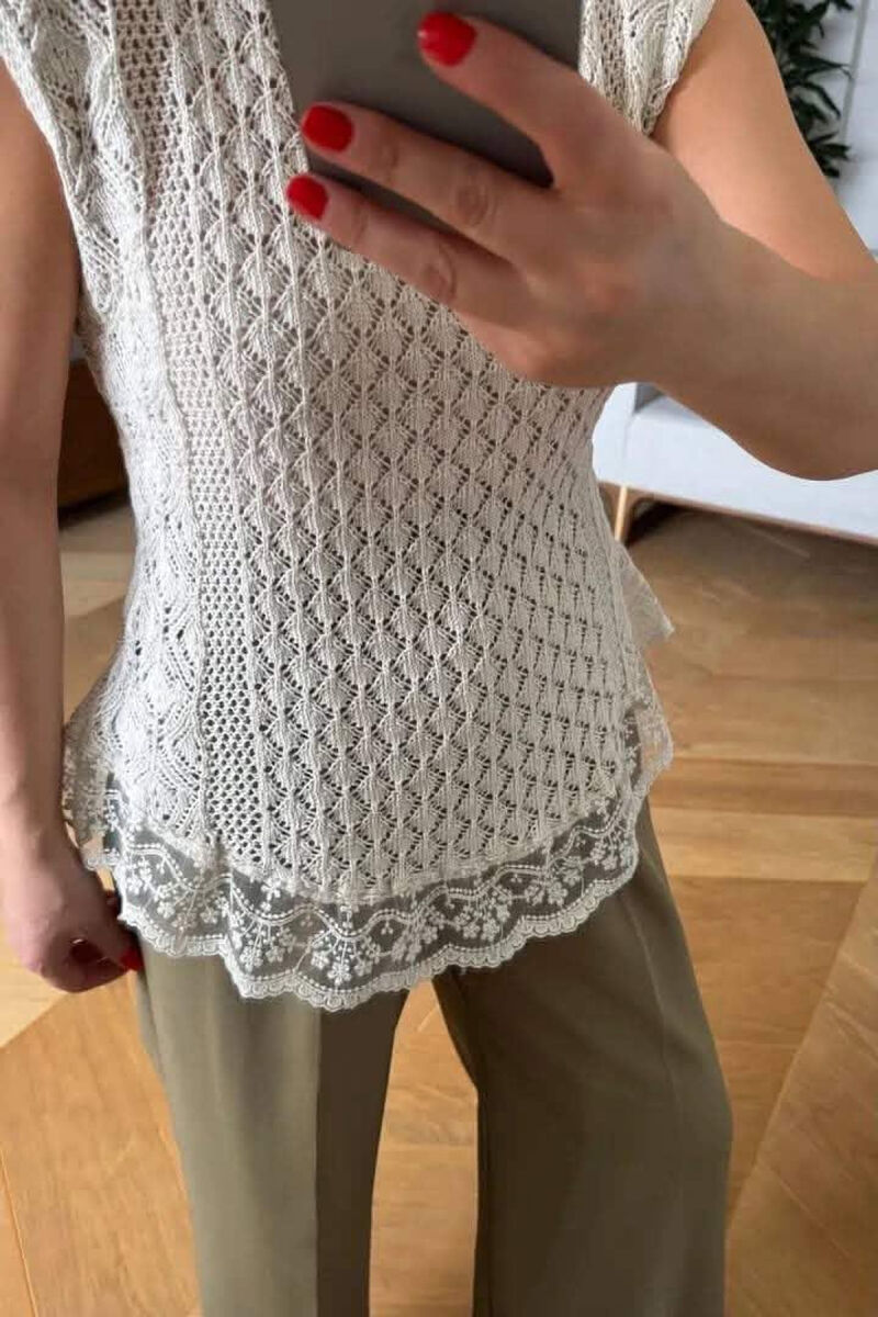 KANATJERE ME DETAJ DANTELLE PER FEMRA NE NGJYRE BEZHE - 2
