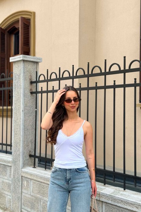 KANATJERE NJE NGJYRESHE ME DETAJ DANTELLE PER FEMRA NE NGJYRE TE BARDHE - KLAUDIO FASHION