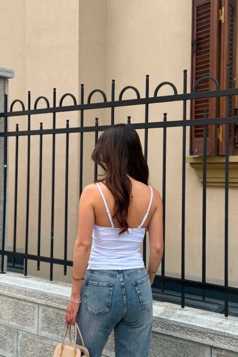 KANATJERE NJE NGJYRESHE ME DETAJ DANTELLE PER FEMRA NE NGJYRE TE BARDHE - 3