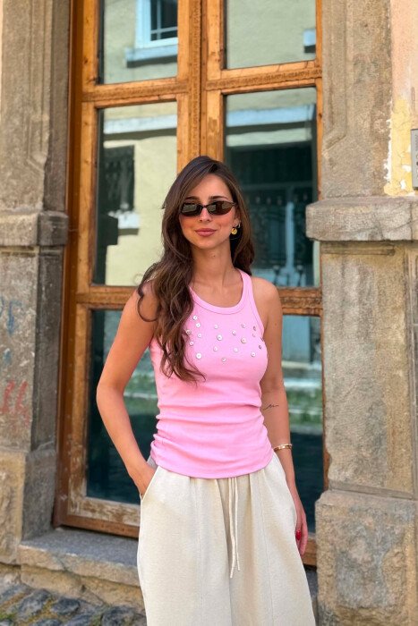 KANATJERE NJE NGJYRESHE ME DETAJIN E BUTONAVE PER FEMRA NE NGJYRE ROZE - 2