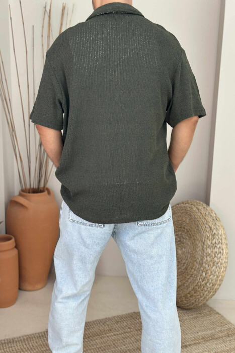 KËMISHË E THJESHTË ME MËNGË TË SHKURTRA PËR MESHKUJ NË NGJYRËN JESHILE E ERRËT - 2